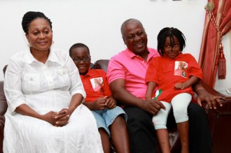 Ghana : Mahama dément en ce jour de Noel avoir été évacué en Afrique du Sud pour raison de santé 